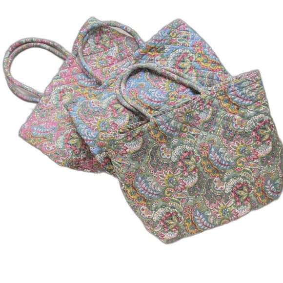 Soft Quilted Tote Bag, Floral Pattern, Designed in Italy Size: M/L Color: Pink - Picture 10 of 13